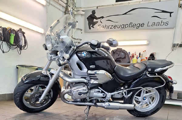 BMW Motorrad steht in der Aufbereitungshalle